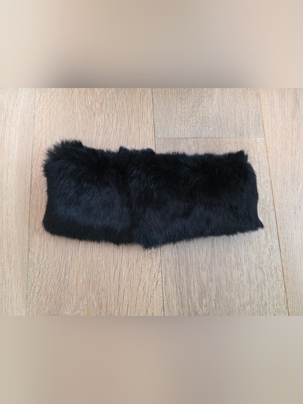 Surell Black Fur Scarf With Velcro Closure